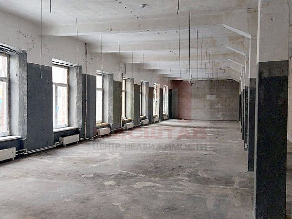 Помещение под студию, мастерскую, склад - 272 м2