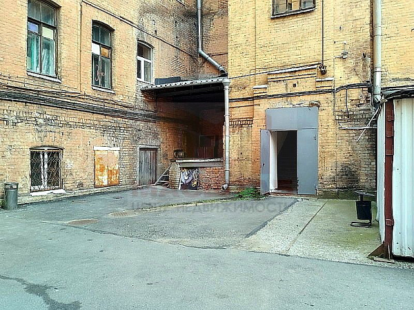 Помещение под студию, мастерскую, склад - 169 м2