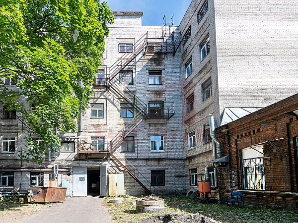 Помещение под мастерскую, склад - 251 м2