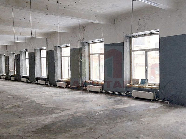 Помещение под студию, мастерскую, склад - 272 м2