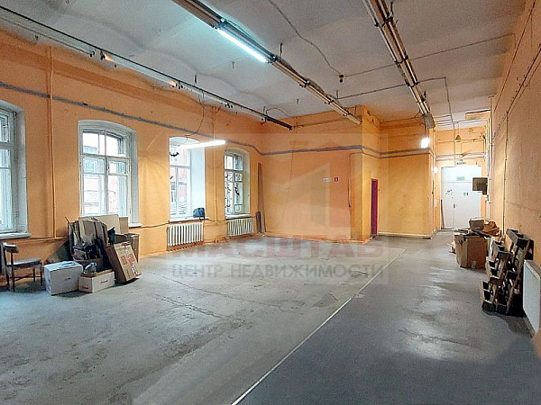 Помещение под студию, мастерскую, склад - 169 м2