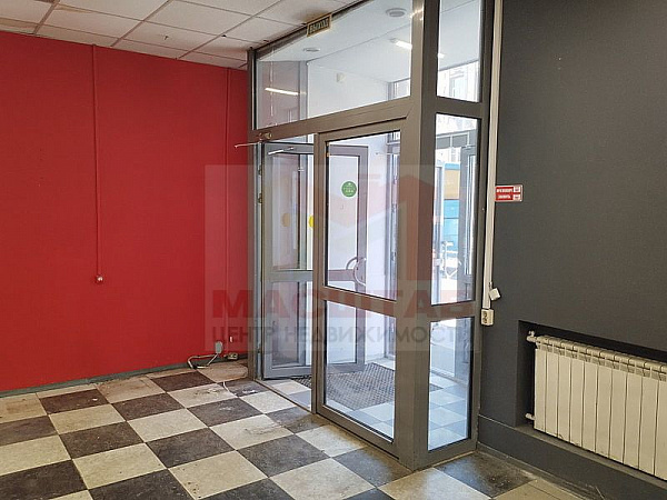 Универсальное (торговое) помещение - 212 м2