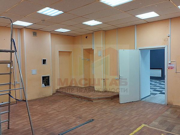 Универсальное (торговое) помещение - 212 м2
