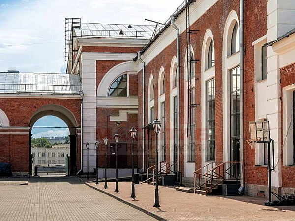 Торговое (универсальное) помещение - 380 м2