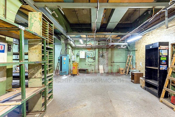 Универсальное (торговое) помещение - 221 м2